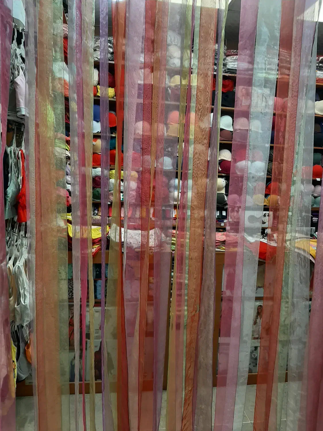 فروشنده لباس زیر|استخدام خدمات فروشگاه و رستوران|قدس, شهر‌قدس|دیوار