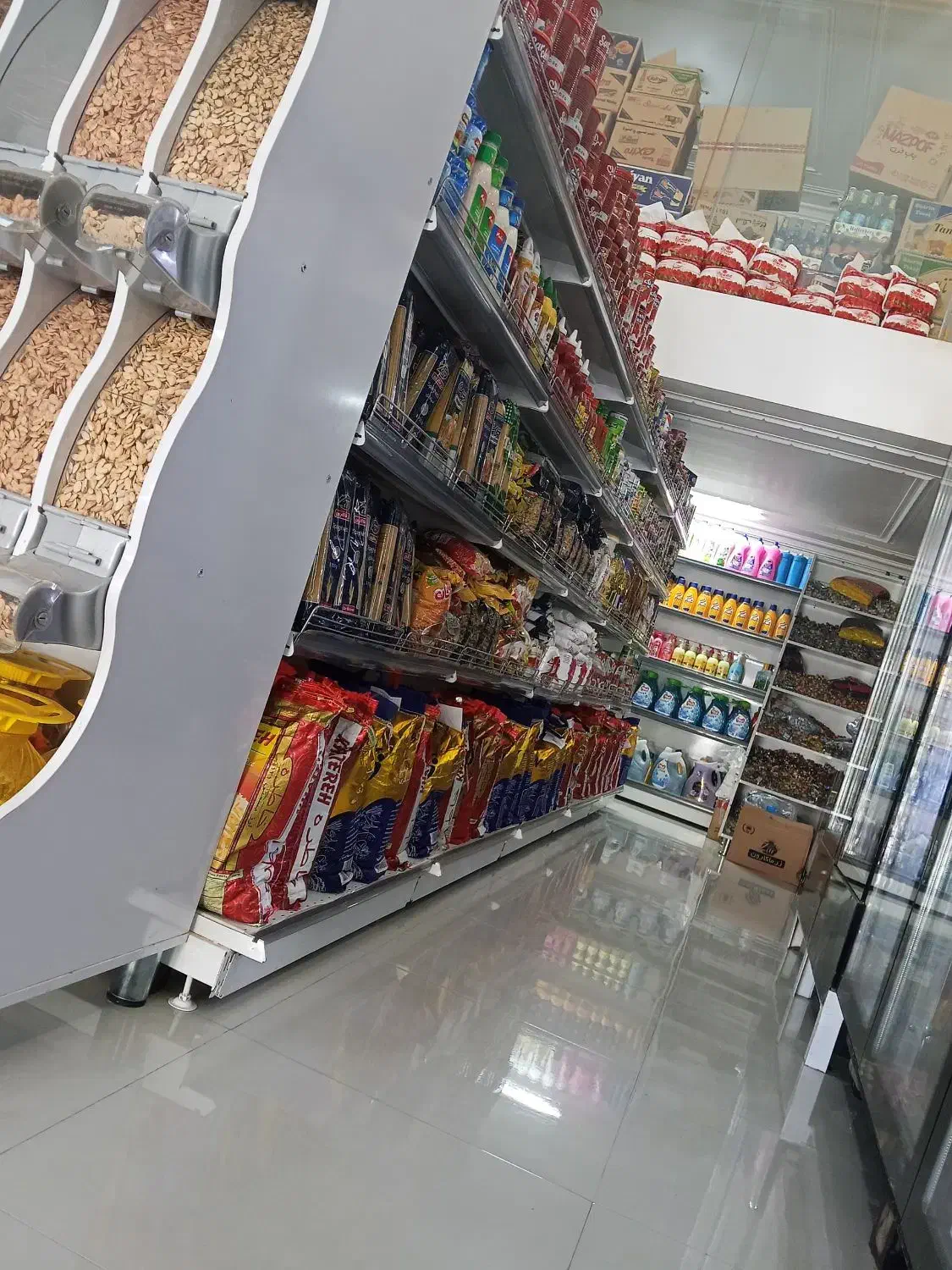 نیروی فروش/صندوق‌دار برای سوپرمارکت|استخدام خدمات فروشگاه و رستوران|شیراز, شهرک مهدیه|دیوار