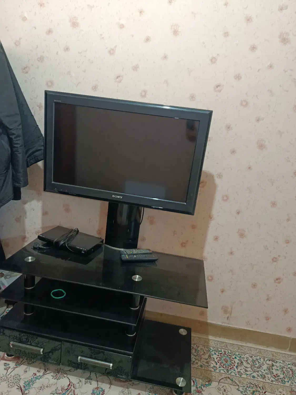 تلویزیون و میز تلوزیون|تلویزیون و پروژکتور|تهران, جوادیه|دیوار