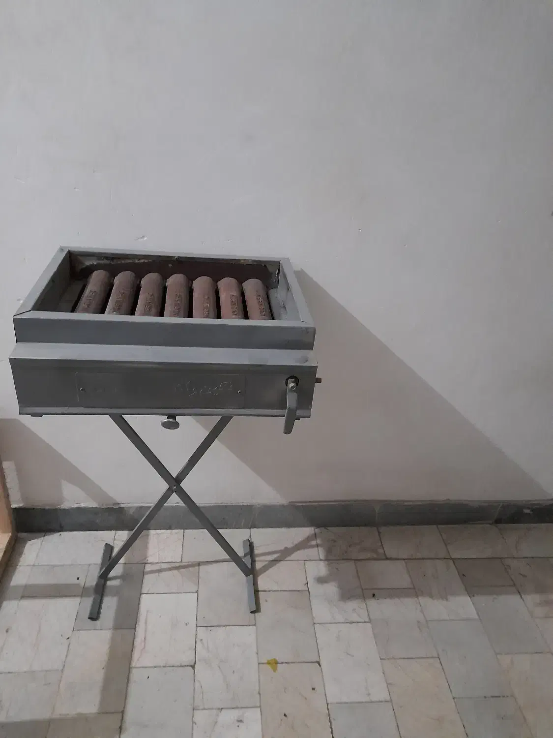 لوازم خانگی|ظروف پخت‌وپز|صحنه, |دیوار