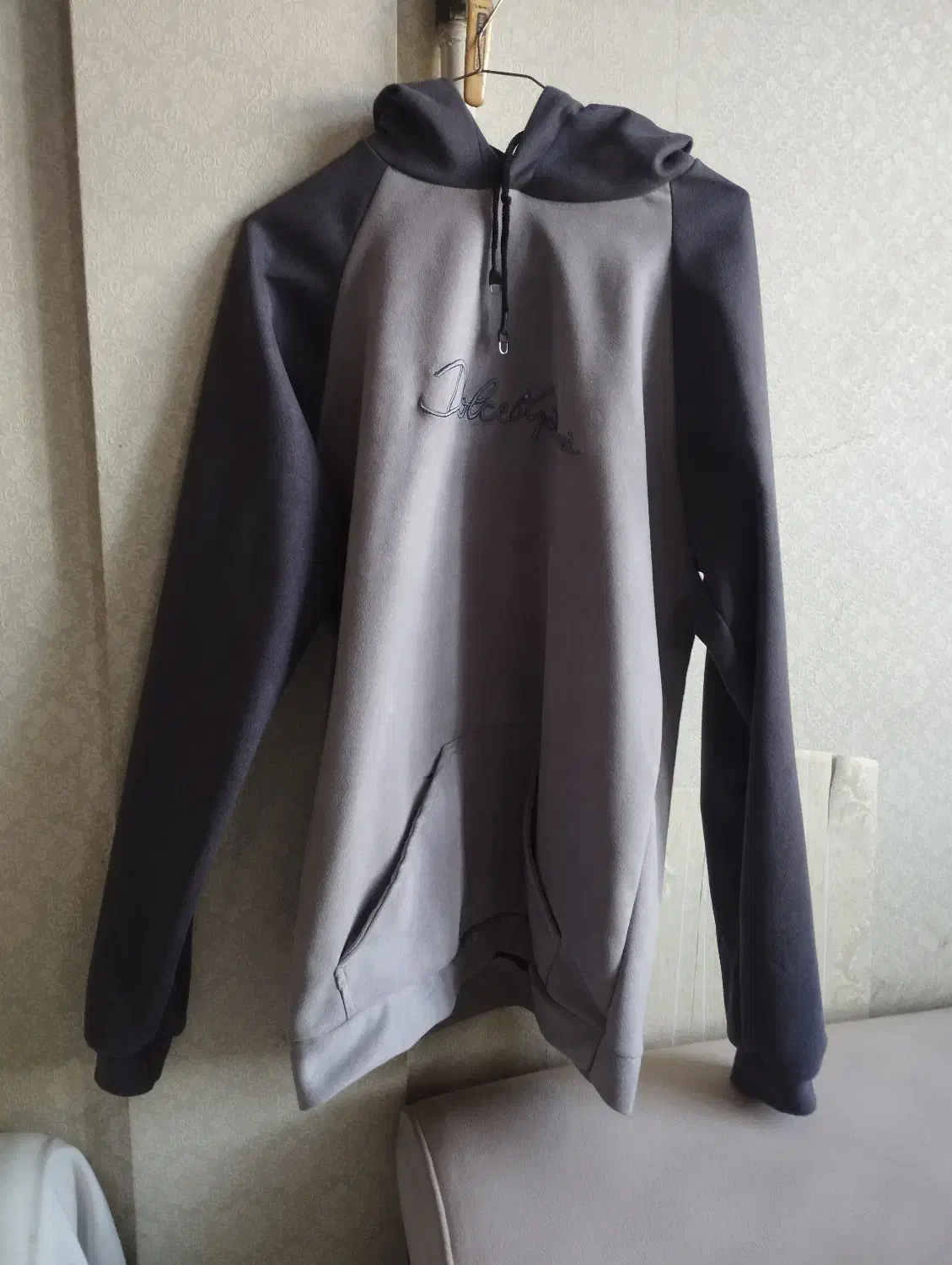 هودی|لباس|قم, صفائیه|دیوار