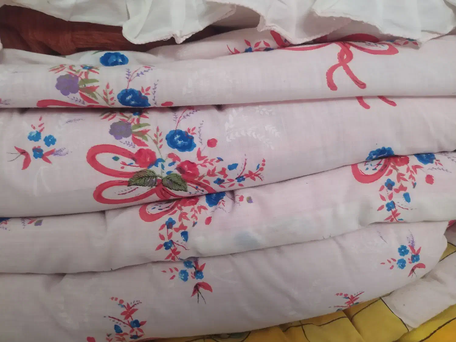 لحاف وتشک دونفره.|رختخواب، بالش، پتو|سبزوار, همت|دیوار