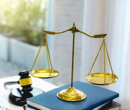 وکیل تعزیرات حکومتی|خدمات مالی، حسابداری، بیمه|قزوین, |دیوار