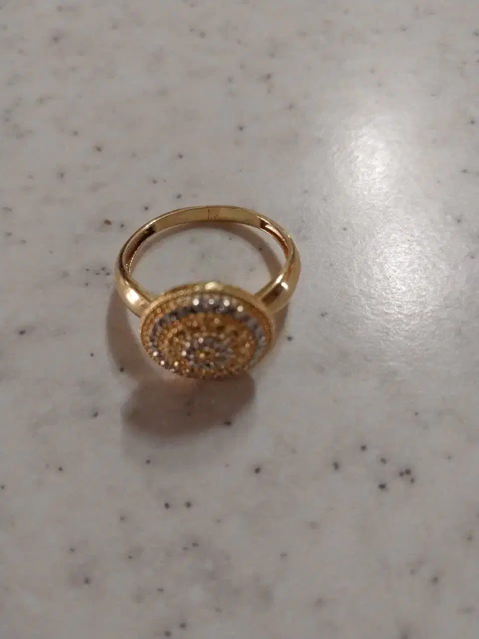 انگشترگمشده|جواهرات|رشت, چمارسرا|دیوار