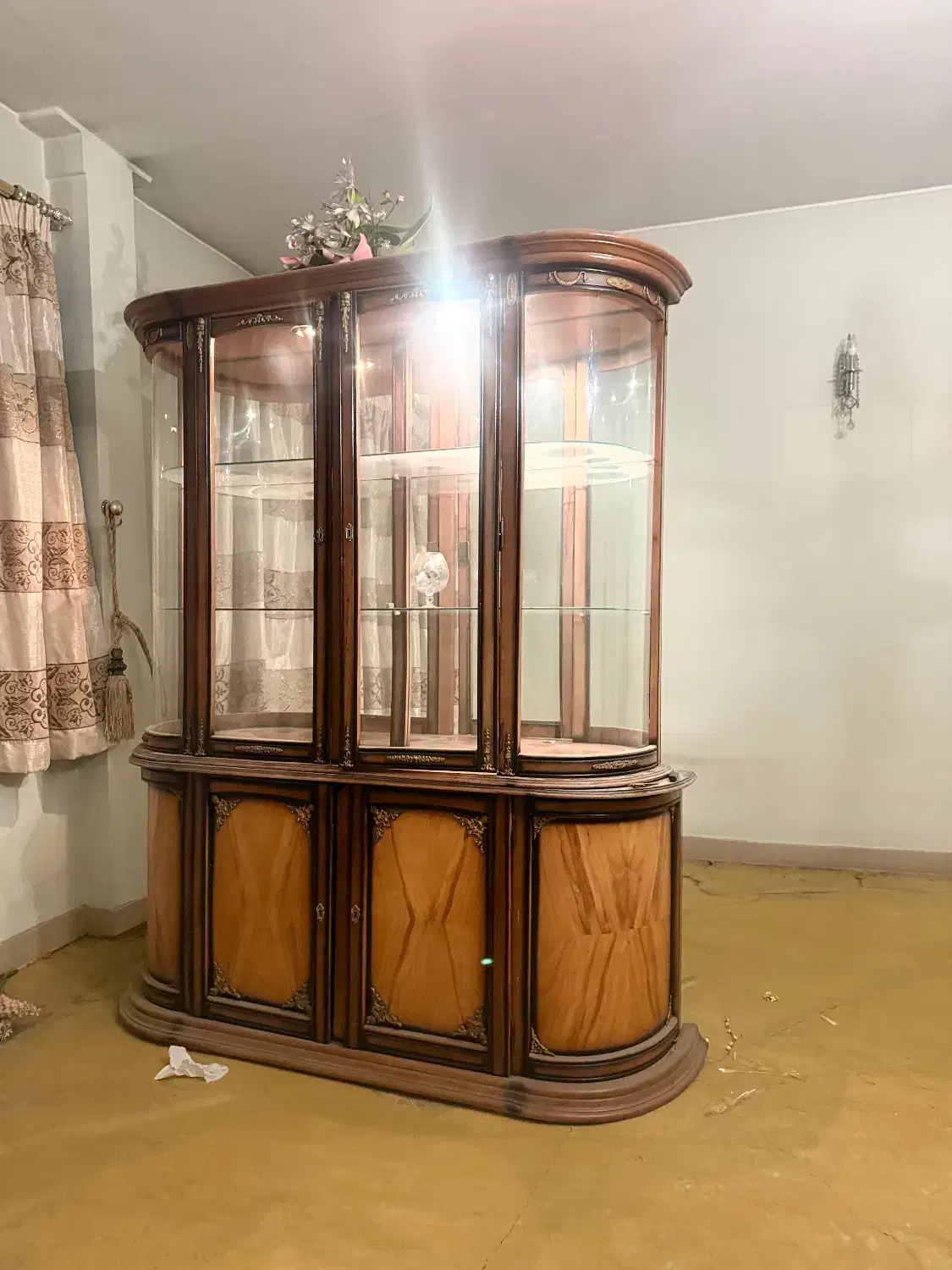 تعدادی لوازم قدیمی و‌انتیک سالم هستن|کلکسیون اشیاء عتیقه|تهران, قیطریه|دیوار