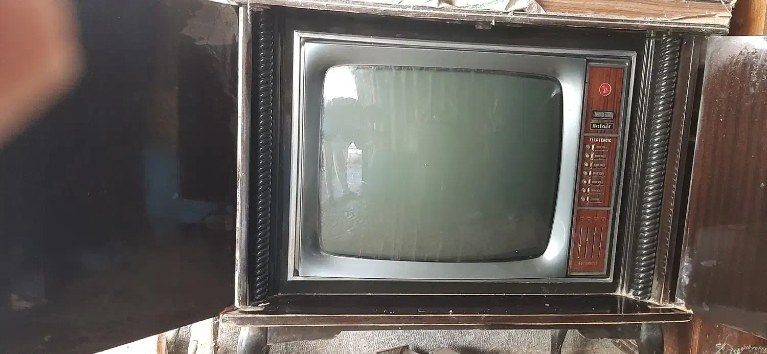 تلویزیون کلکسیونی و قدیمی|کلکسیون اشیاء عتیقه|اندیشه, اندیشه فاز ۴|دیوار