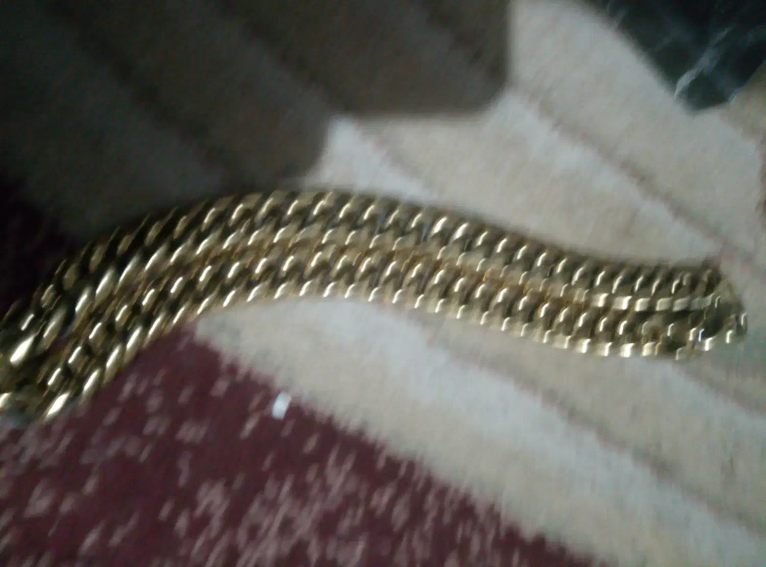 قلاده سگ|بدلیجات|رشت, بازار|دیوار