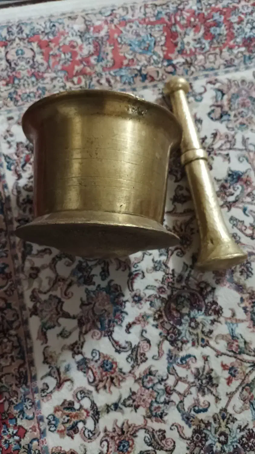 هاون قدیمی|کلکسیون اشیاء عتیقه|شیراز, میانرود|دیوار