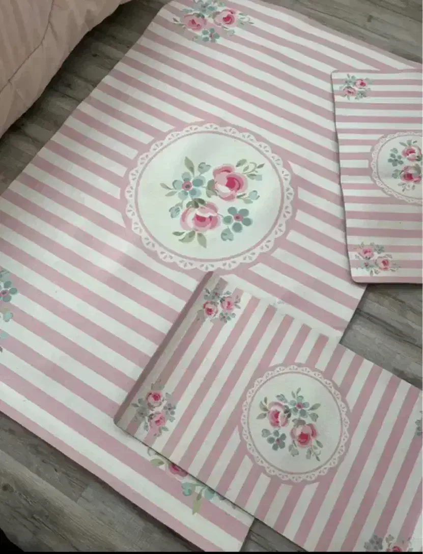 فرشینه و پادری اشپزخانه|فرش|هشتگرد, هشتگرد قدیم|دیوار