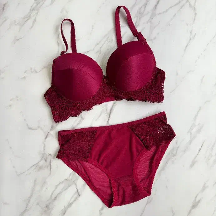 لباس زیرزنانه بفروش میرسدشورت سوتین تک موجوده|لباس|خرم‌آباد, |دیوار