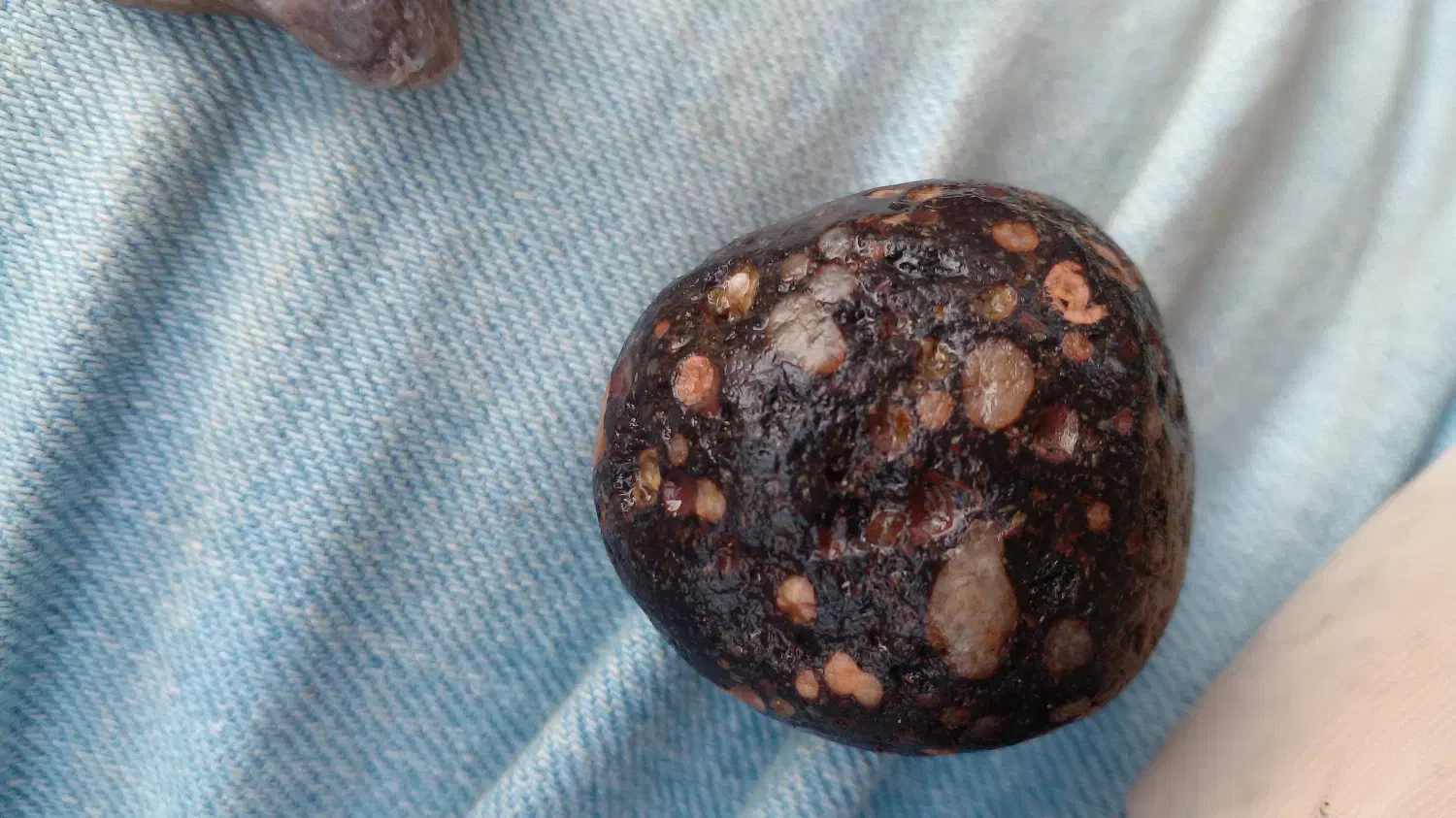 سنگ کلکسیونی|جواهرات|لنگرود, |دیوار