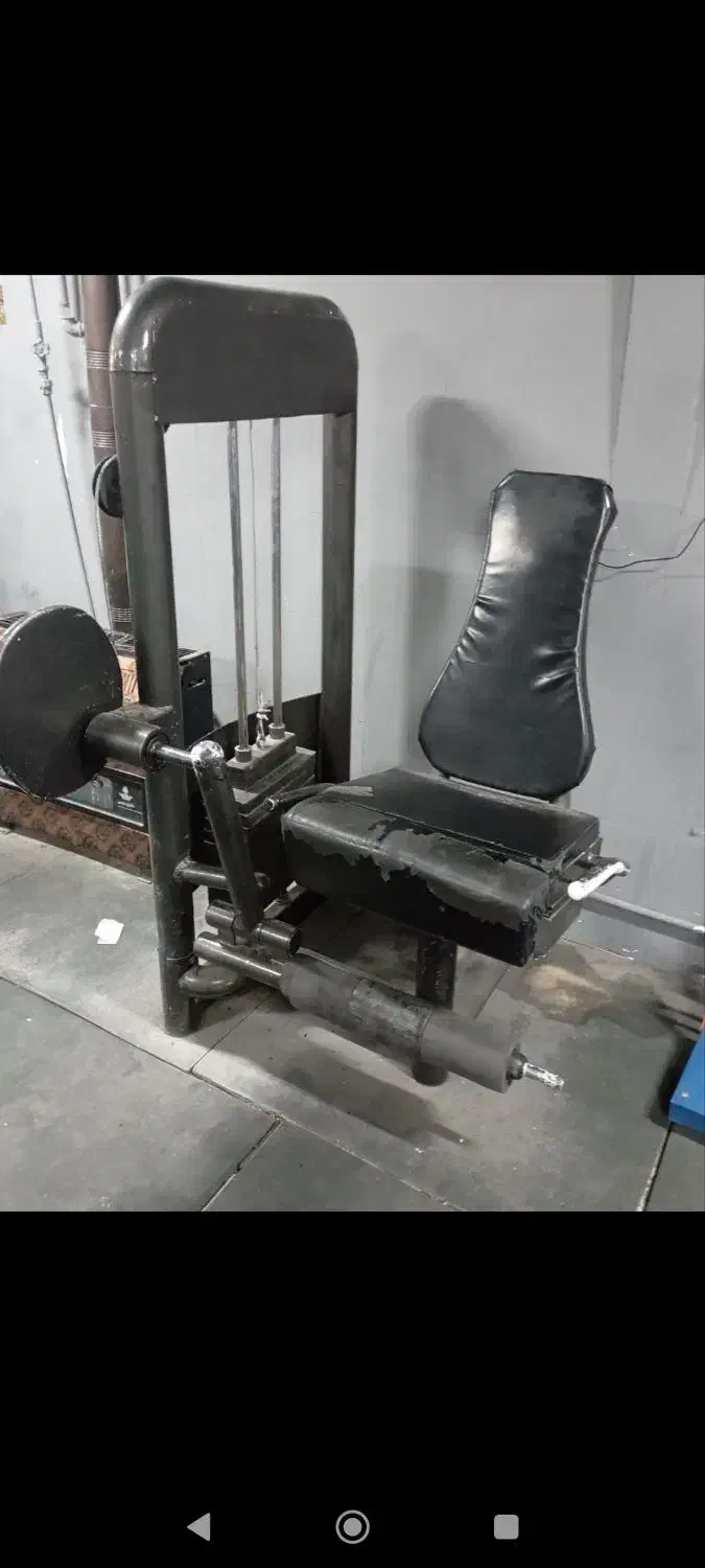 دستگاه جلو ران باشگاهی|تجهیزات ورزشی|مشهد, کارمندان دوم|دیوار