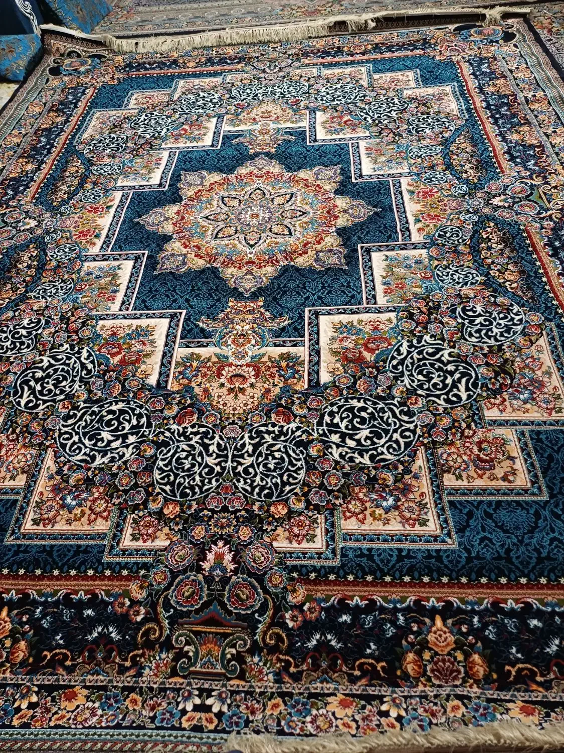 دوعدد فرش۱۲ متری۷۰۰ شانه نگین مشهد نو مناسب جهاز|فرش|مشهد, رده|دیوار