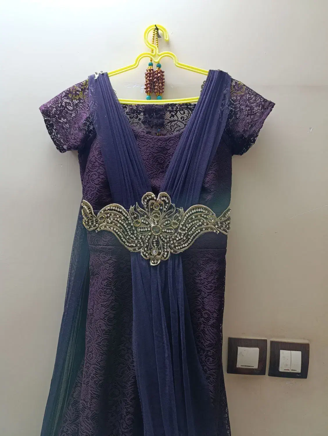 لباس مجلسی|لباس|کازرون, |دیوار