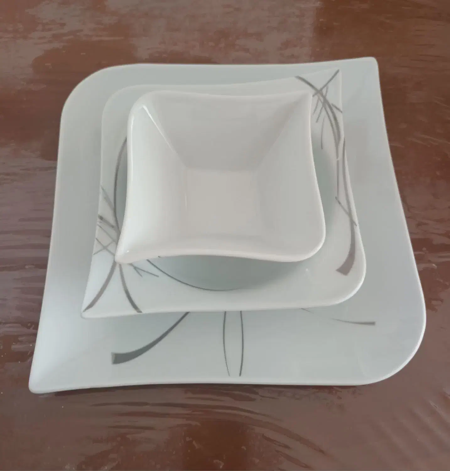 سرویس غذاخوری چینی توس۱۸نفره بی صبحانه خوری درحدنو|ظروف سرو و پذیرایی|تبریز, |دیوار