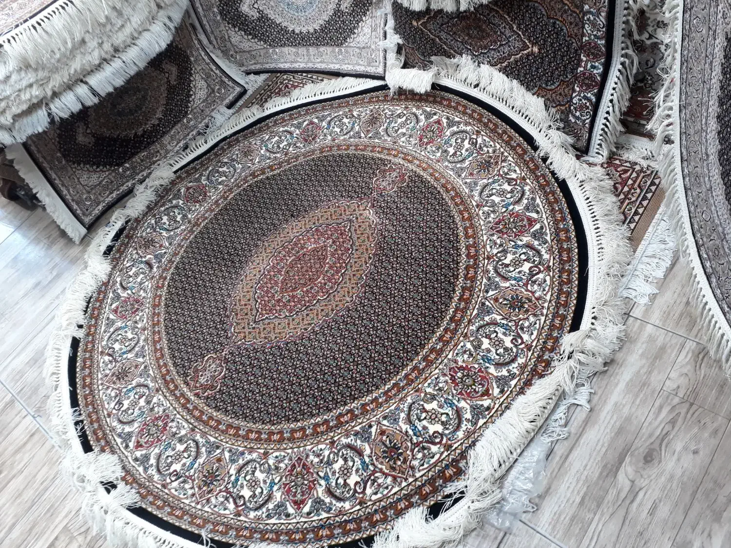 فرش ماهی دایره۷۰۰شانه مارک اخوان۱۵۰×۱/۵۰سایز|فرش|تبریز, |دیوار