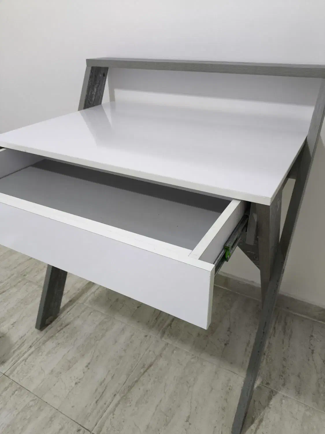 میز ecco|میز تحریر و کامپیوتر|پردیس, فاز ۱|دیوار