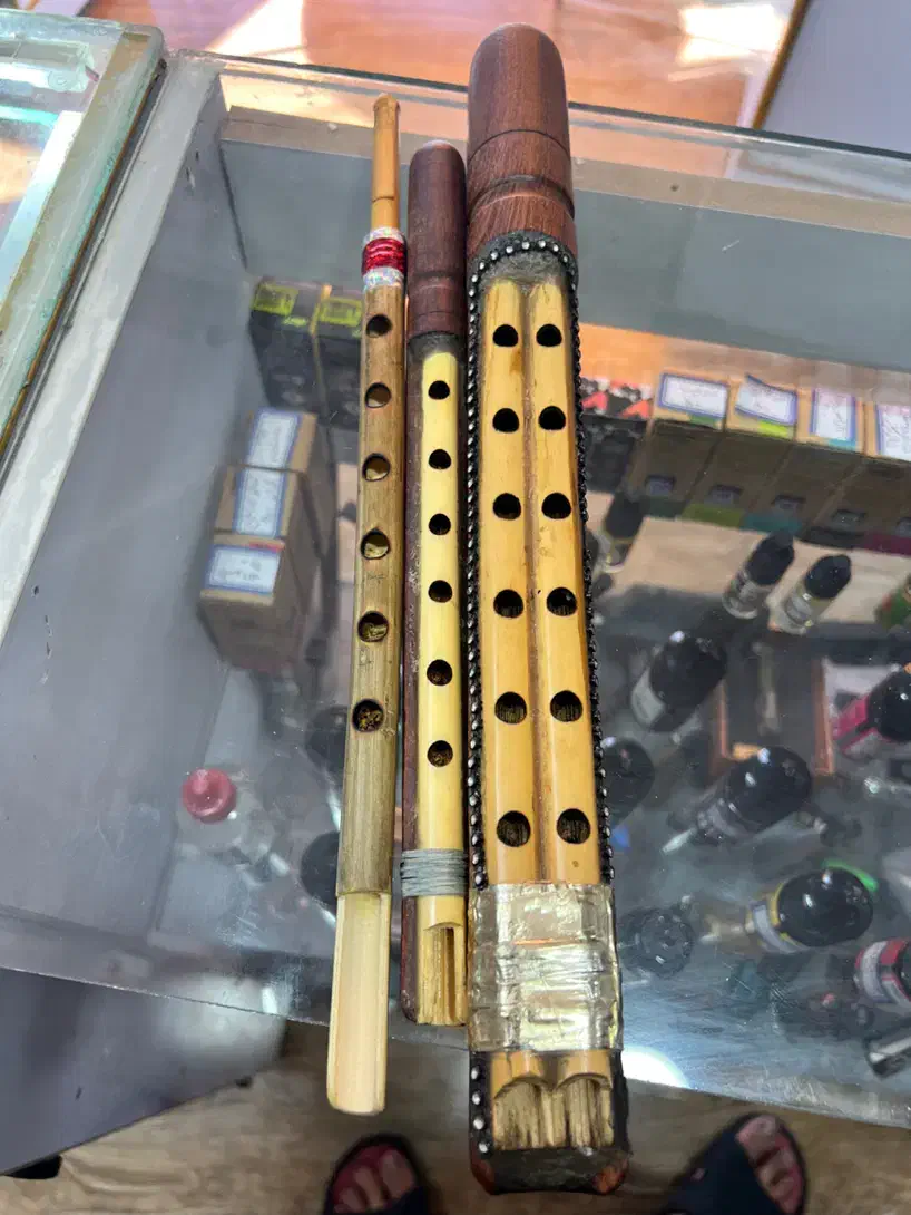 نی تکی و جفتی|سازهای بادی|شیراز, لشکری‎|دیوار