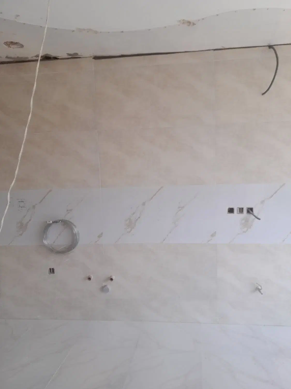 استادکارکاشی سرامیک وموزاییک وسنگ نما وپله هستم|خدمات پیشه و مهارت|دهاقان, |دیوار