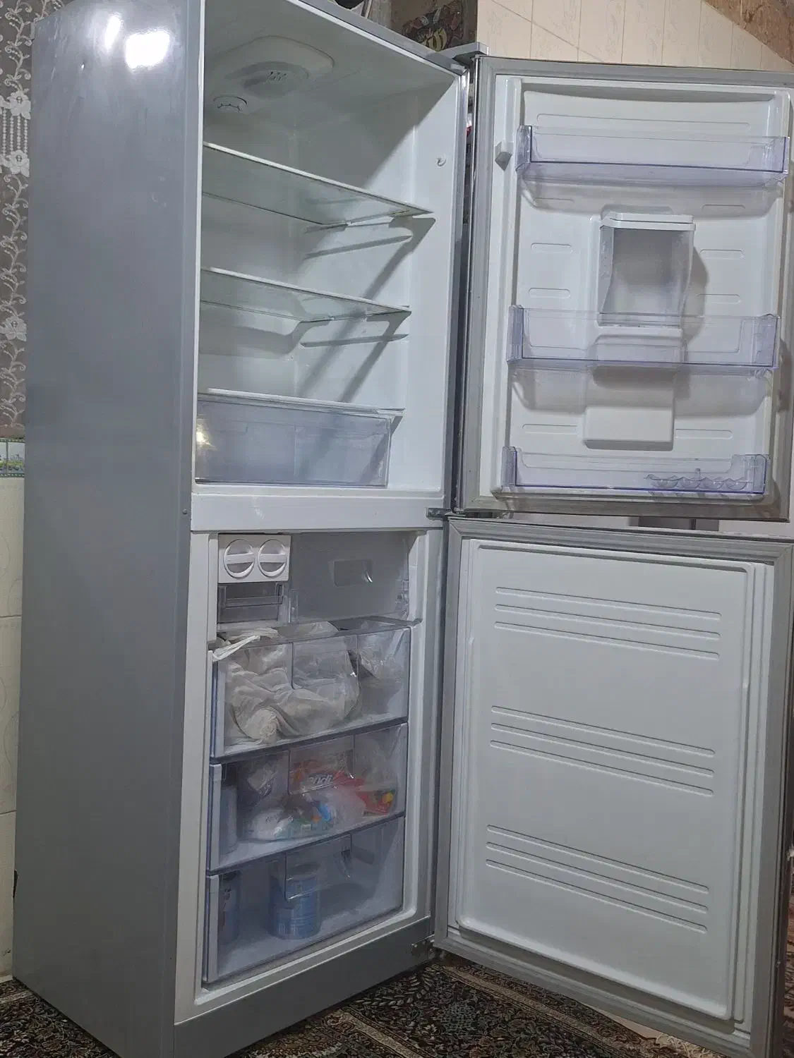 یخچال نو و تمیز مارک سونی|یخچال و فریزر|خاش, |دیوار