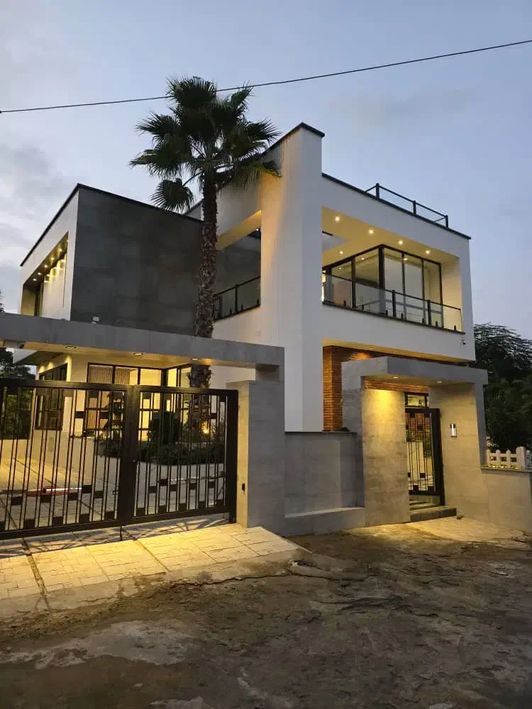 فروش ویلا لاکچری ۲۸۵ متر زمین ۲۸۰ متر بنا|فروش خانه و ویلا|شیرود, |دیوار