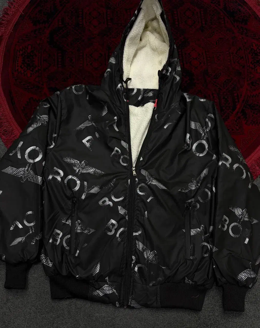 کاپشن|لباس|رشت, شهرک قدس|دیوار