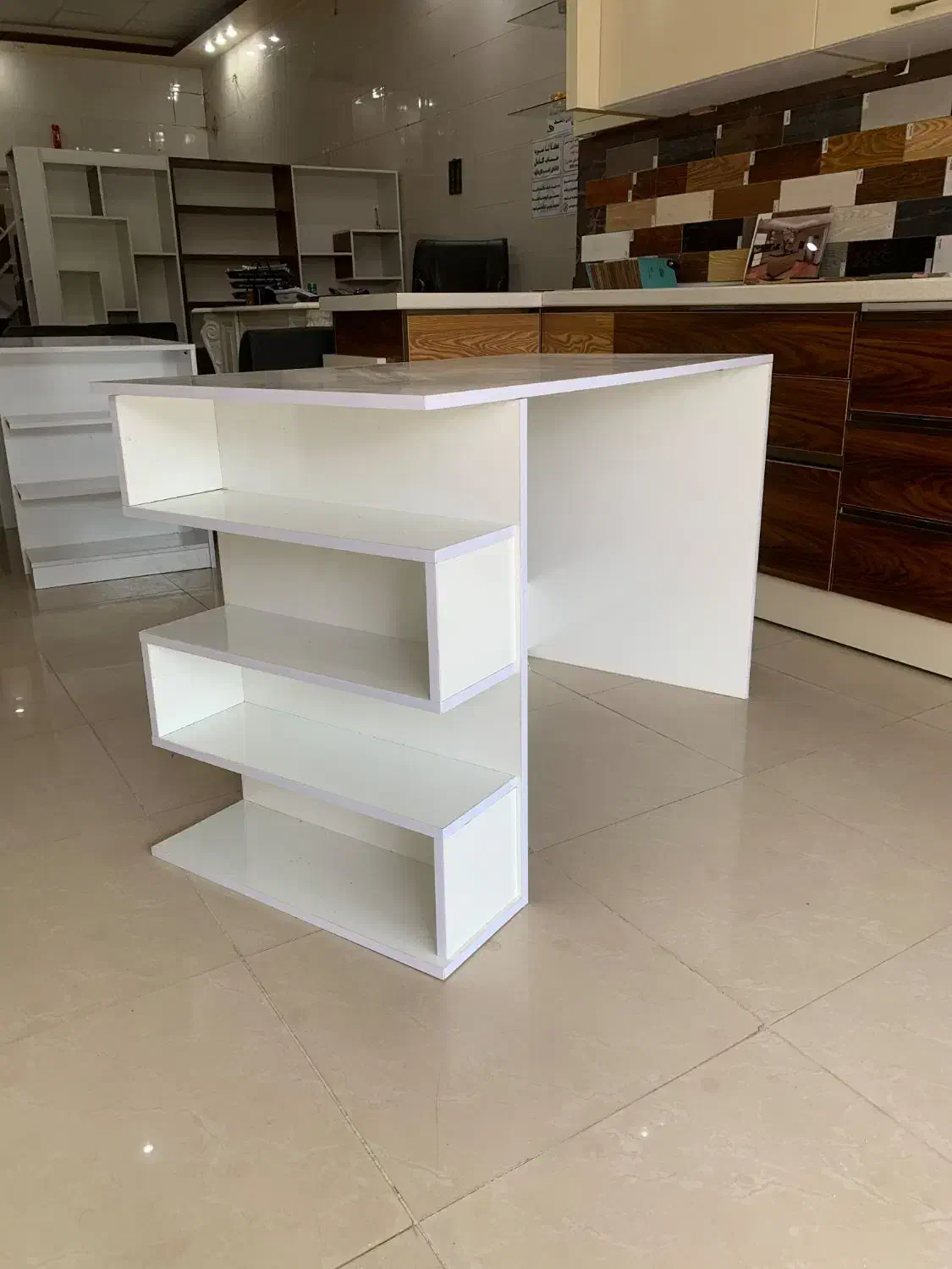 میز طرح یسنا|میز تحریر و کامپیوتر|یزد, |دیوار