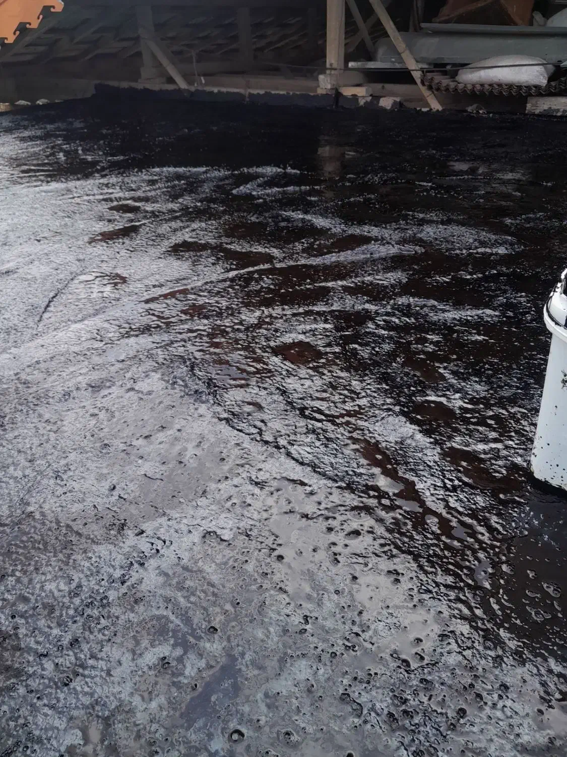 نصب کولر جوشکاری عایق قیر مایع سرد جایگزین ایزوگام|خدمات پیشه و مهارت|رشت, سعدی (تختی)|دیوار