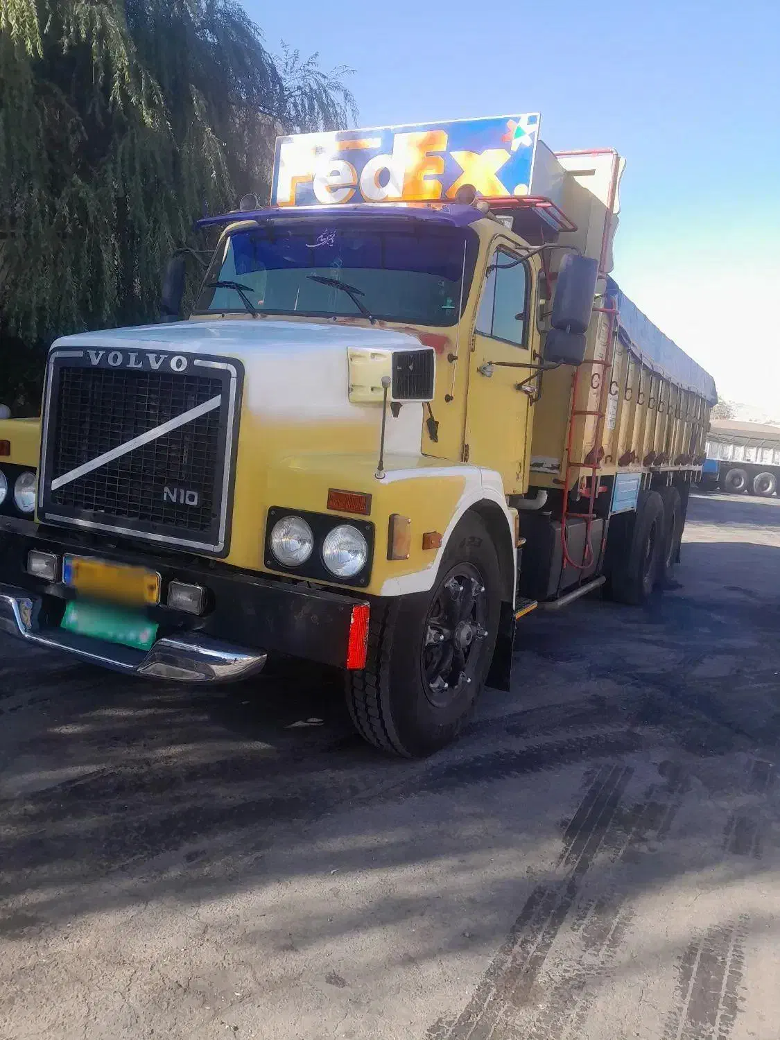 ولوو باری مدل ۱۳۶۲ قیمت ۳۷۰۰۰۰۰۰۰۰|خودرو سنگین|بهنمیر, |دیوار