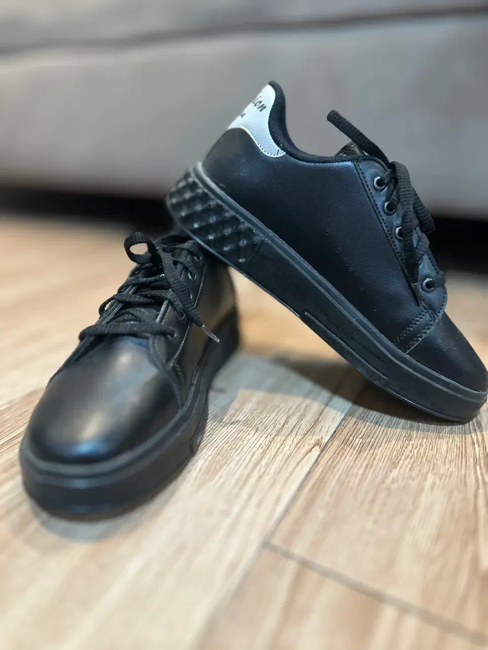 کفش|کیف، کفش، کمربند|کاشان, ولیعصر|دیوار