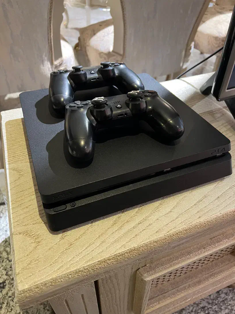ps4 در حد ۲ دسته اورجینال کم کار و کیف حمل|کنسول، بازی ویدئویی و آنلاین|اردبیل, |دیوار