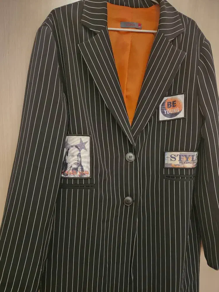 بارانی بلند آکبند|لباس|خسروشاه, |دیوار