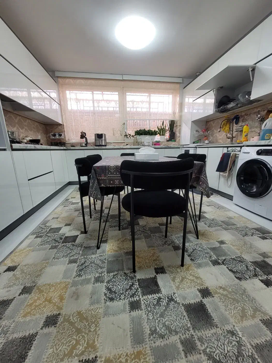 صندلی اسپرت|صندلی و نیمکت|مهاجران, |دیوار