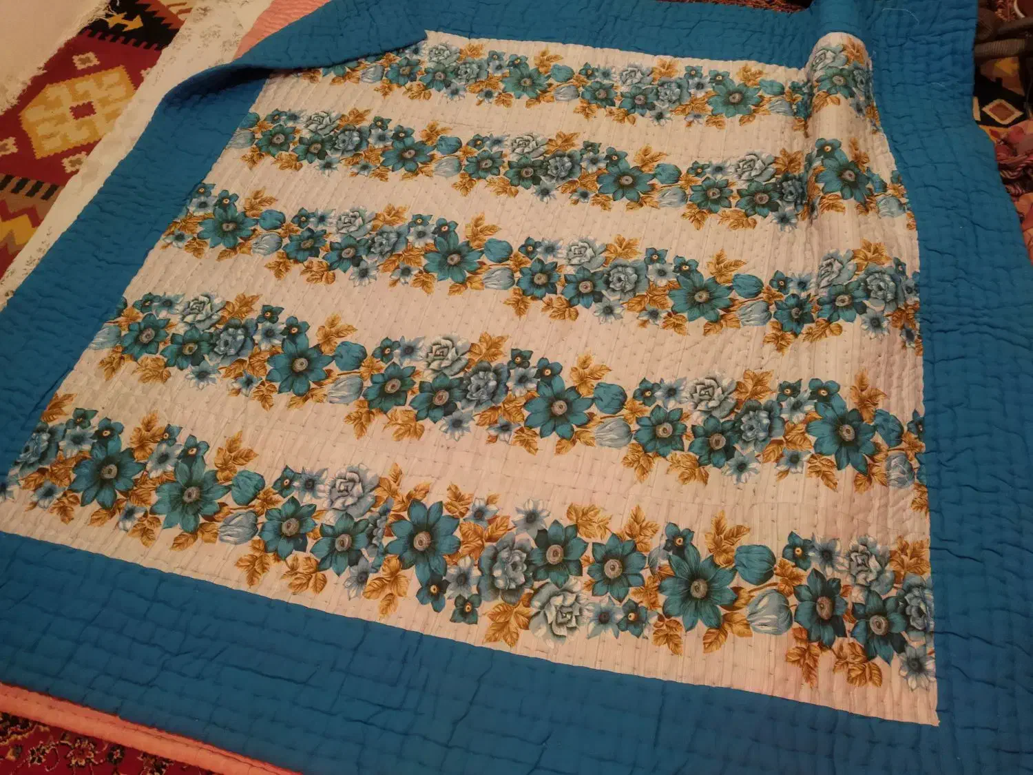 لحاف|رختخواب، بالش، پتو|لاران, |دیوار