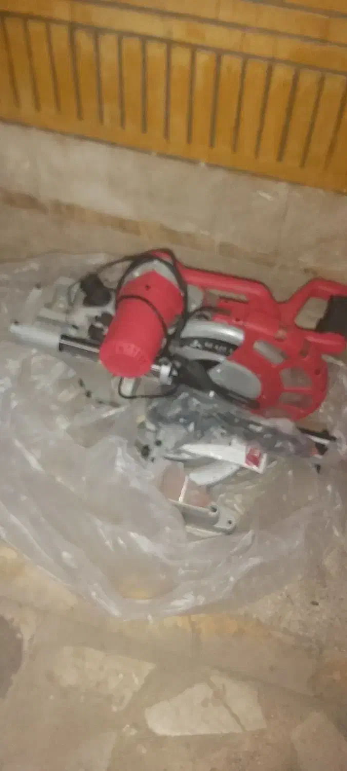 فارسی بر محک تیغه ۳۰|ابزارآلات|پردیس, فاز ۲|دیوار