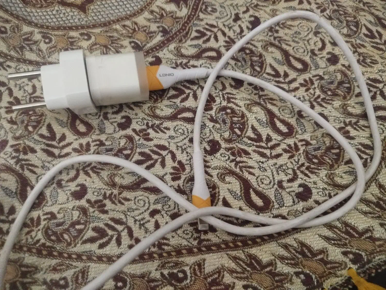 شارژر ایفون اصل هست|لوازم جانبی موبایل و تبلت|تربت جام, والفجر|دیوار