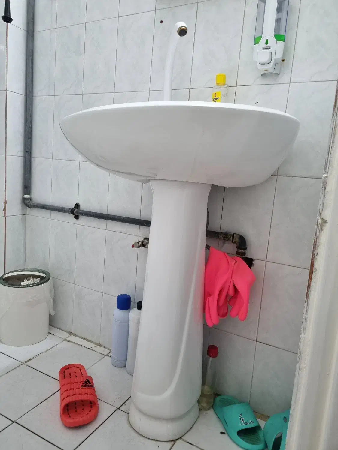 سینک روشویی دستشویی سالم سالم در حد نو|لوازم سرویس بهداشتی|بافق, |دیوار