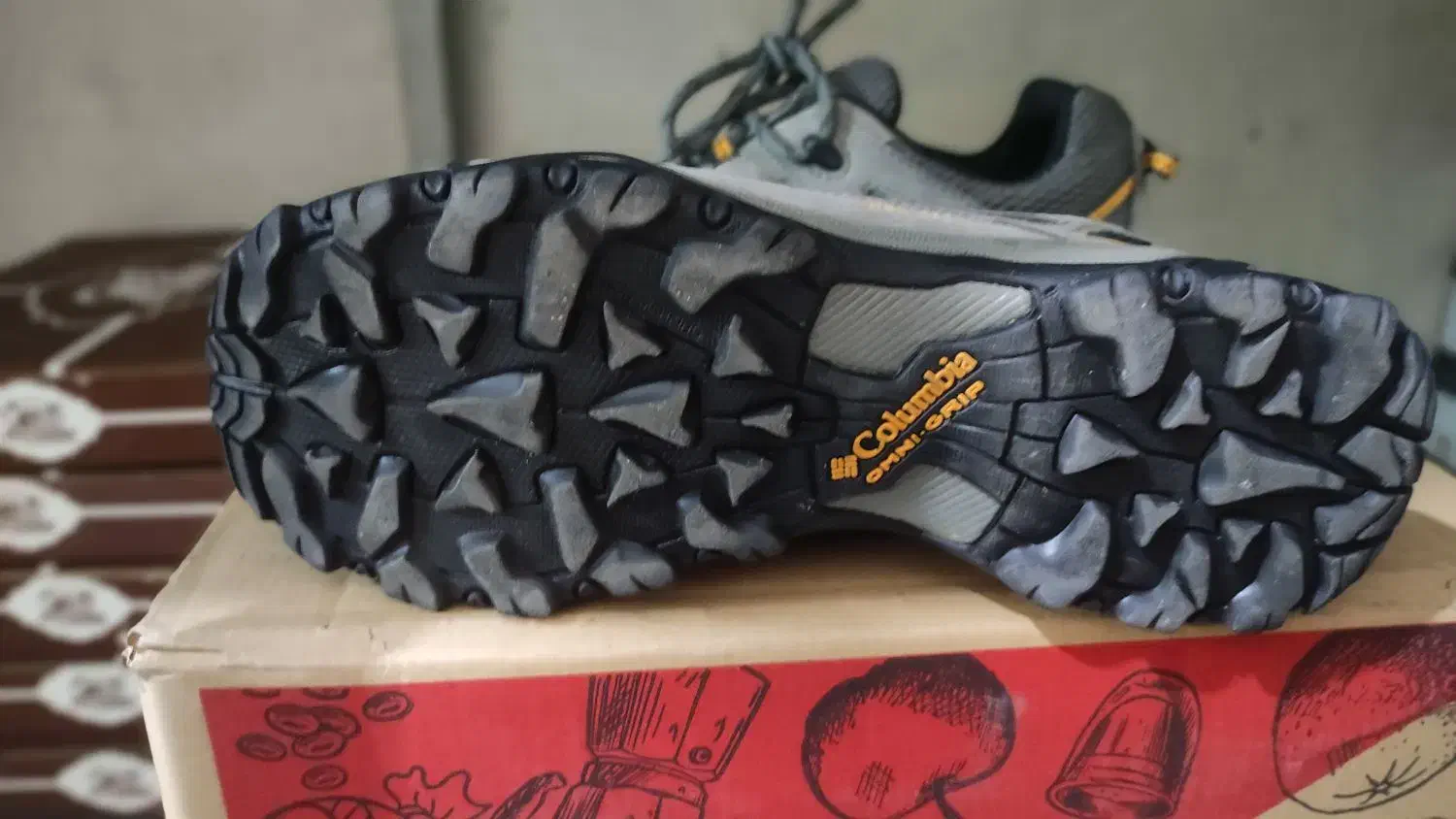 کفش کوهنوردیcolombia|کیف، کفش، کمربند|تبریز, |دیوار