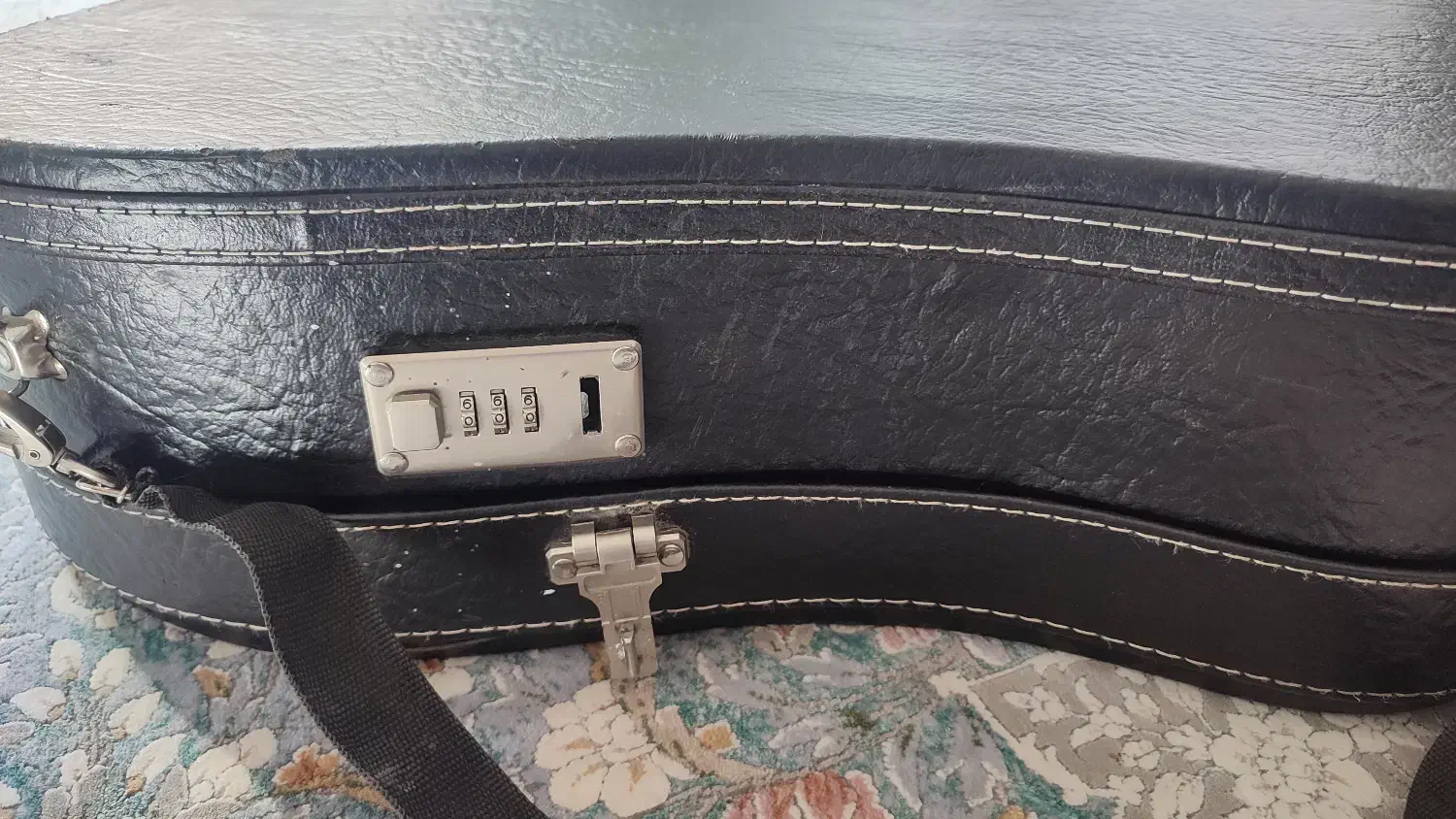 هاردکیس گیتارکلاسیک|گیتار، بیس، امپلیفایر|مریوان, |دیوار