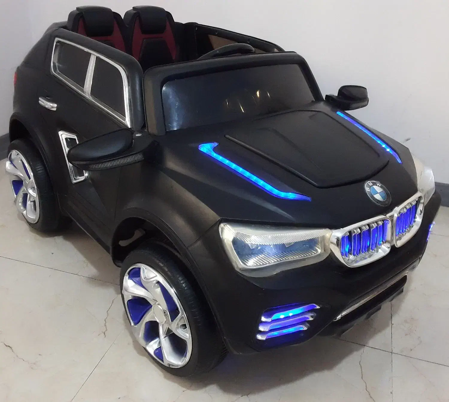 ماشین شارژی شاسی بلند مدل بی ام وه سه موتوره درحد|اسباب‌بازی بچه|محمدشهر, شهرک پیام (مهرالبرز)|دیوار