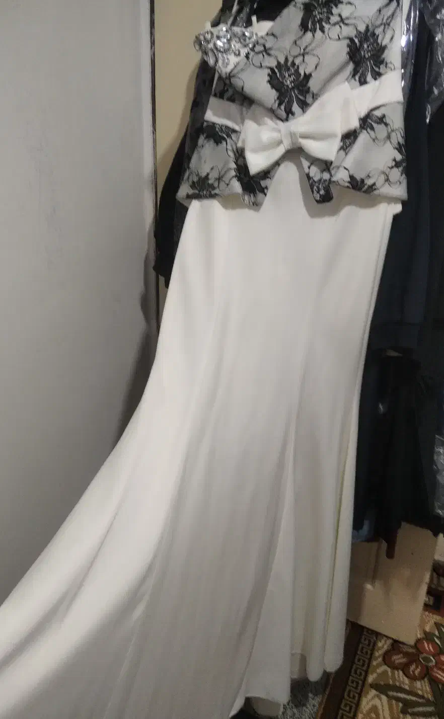 لباس مجلسی|لباس|رشت, پیرکلاچای|دیوار