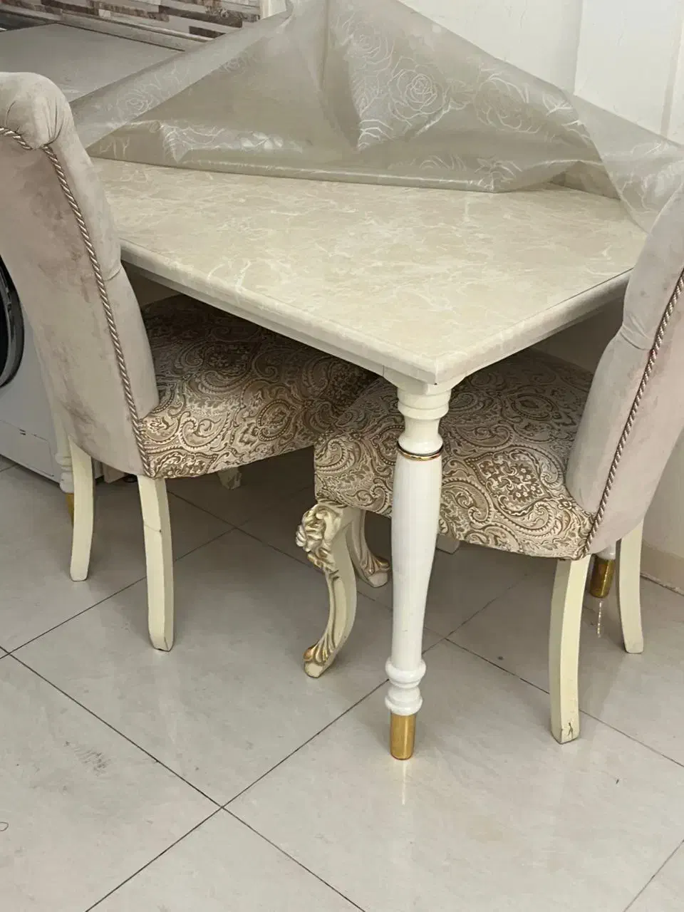 میز ناهار خوری ۴ نفره سالم|میز و صندلی غذاخوری|تهران, ائمه اطهار|دیوار