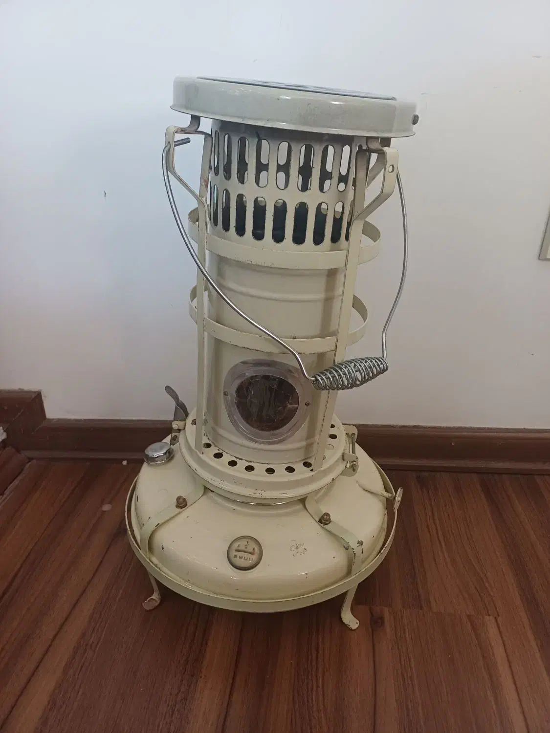 چراغ علاالدین نفتی قدیمی|کلکسیون اشیاء عتیقه|شاهین‌شهر, مخابرات (شهید بهشتی)|دیوار