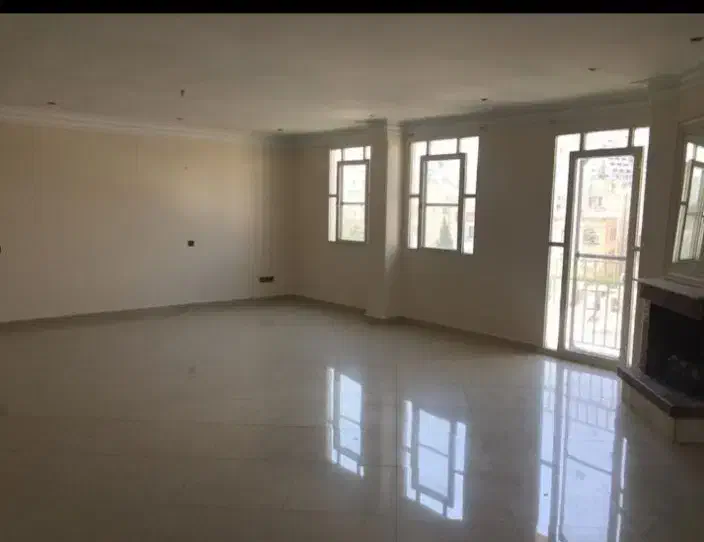 قلهک - ۱۳۵ متر -۳ خواب - رهن کامل و قابل تبدیل