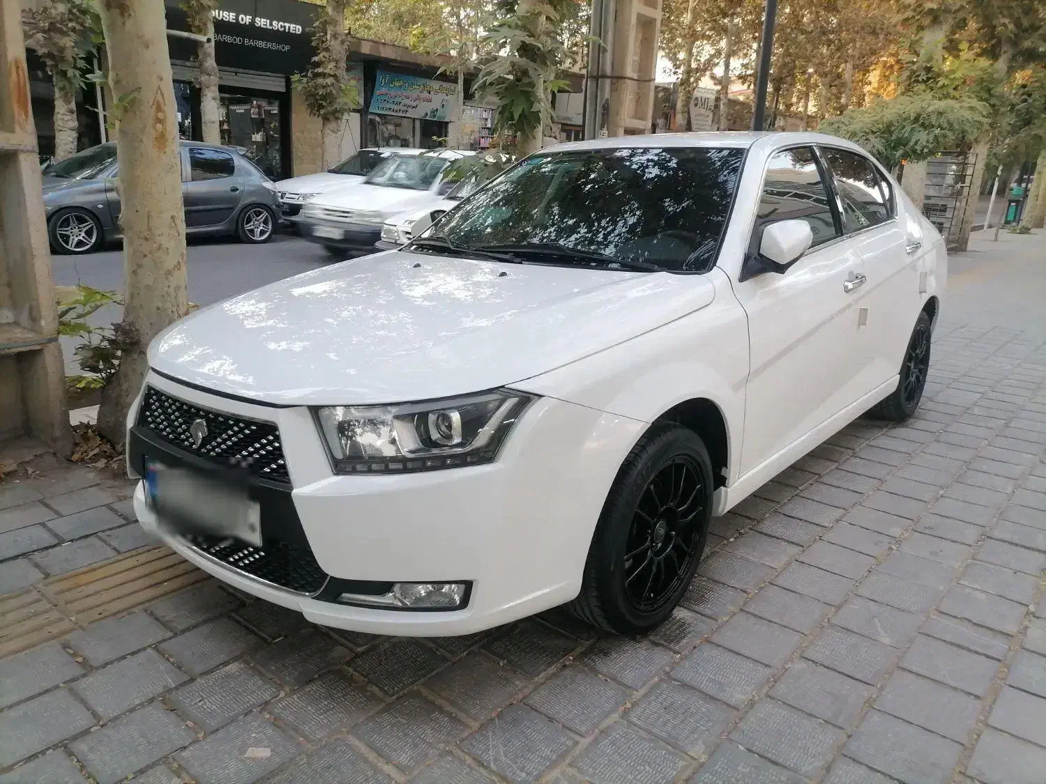 دنا پلاس 1402|خودرو سواری و وانت|هشتگرد, شهرک راه آهن|دیوار