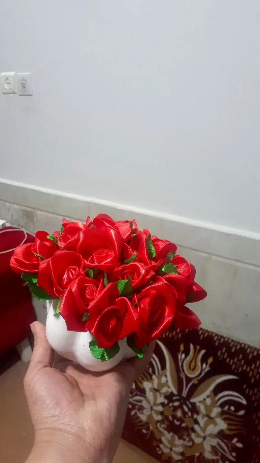 گل های زیبا باماندگاری بالا فقط وفقط ۷۵ت|گل مصنوعی|شیروان (خراسان), |دیوار