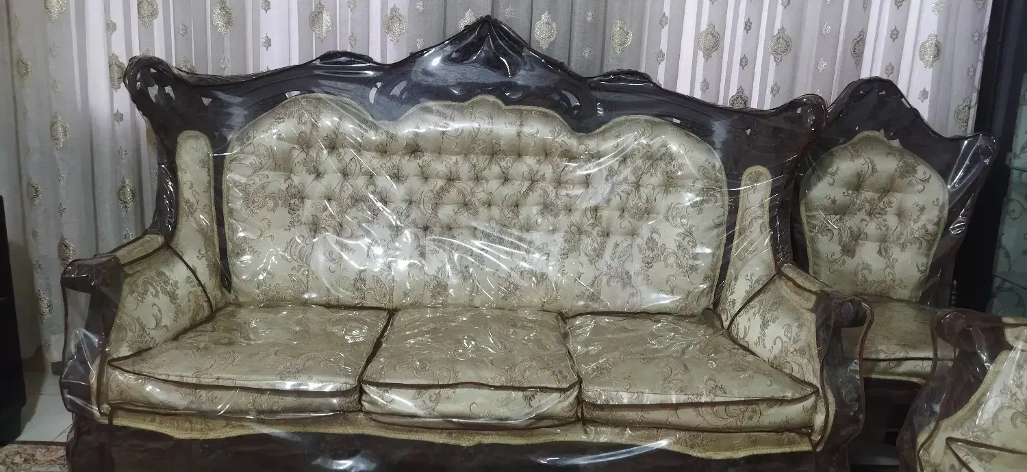 مبل سلطنتی ۹نفره|مبلمان خانگی و میز عسلی|اندیشه, شهرک مریم|دیوار