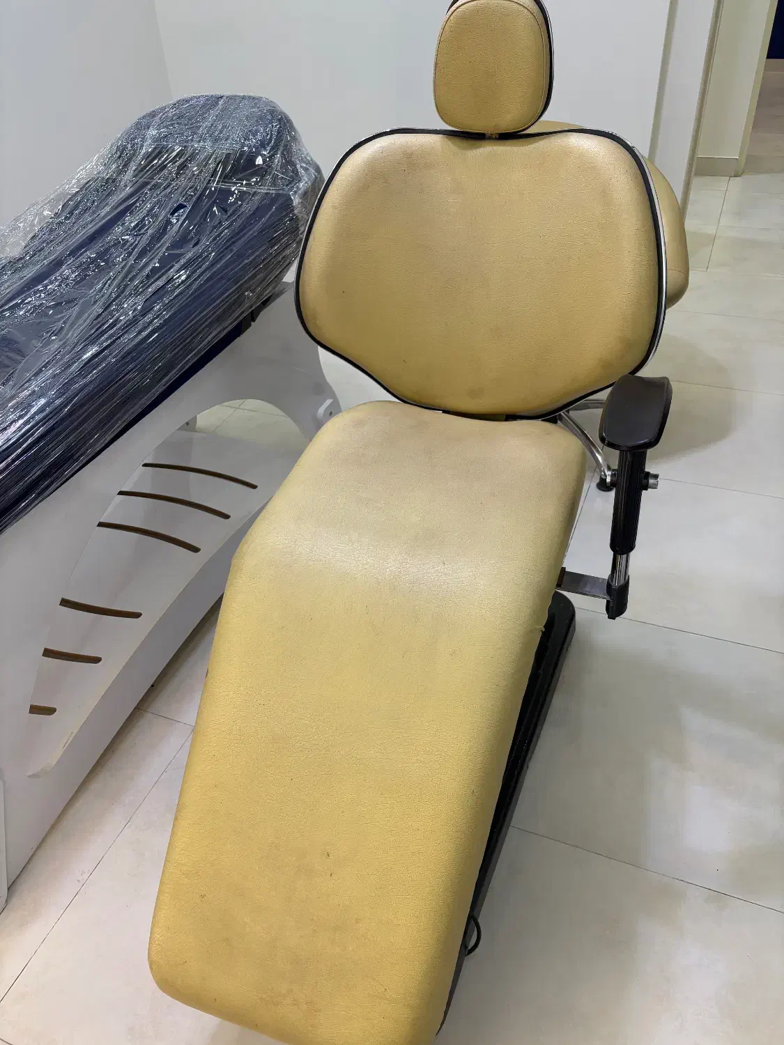 فروش تجهیزات سالن زیبایی بدلیل جابجایی در گلسار|آرایشگاه و سالنهای زیبایی|رشت, دیلمان|دیوار