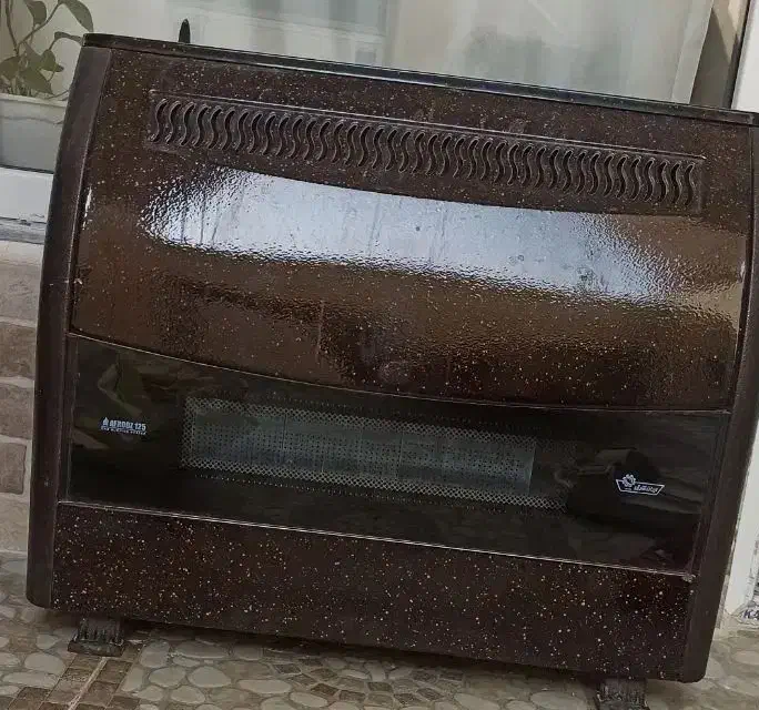 بخاری گازی۲۴هزار و چند قلم وسایل دیگر|بخاری، هیتر، شومینه|نقده, |دیوار