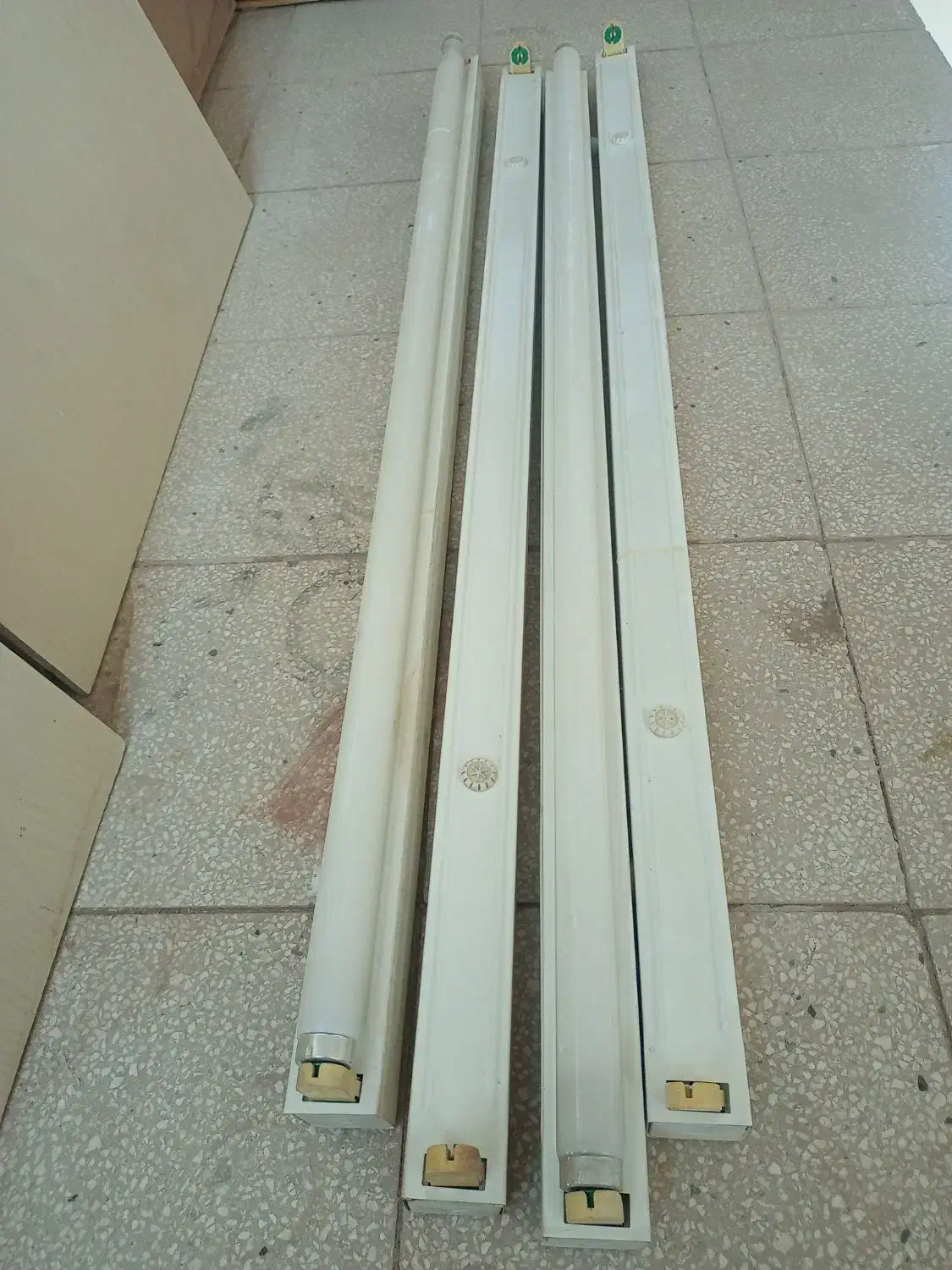 مهتابی یک قلو|لامپ و چراغ|سبزوار, طبرسی (جعفرآباد)|دیوار